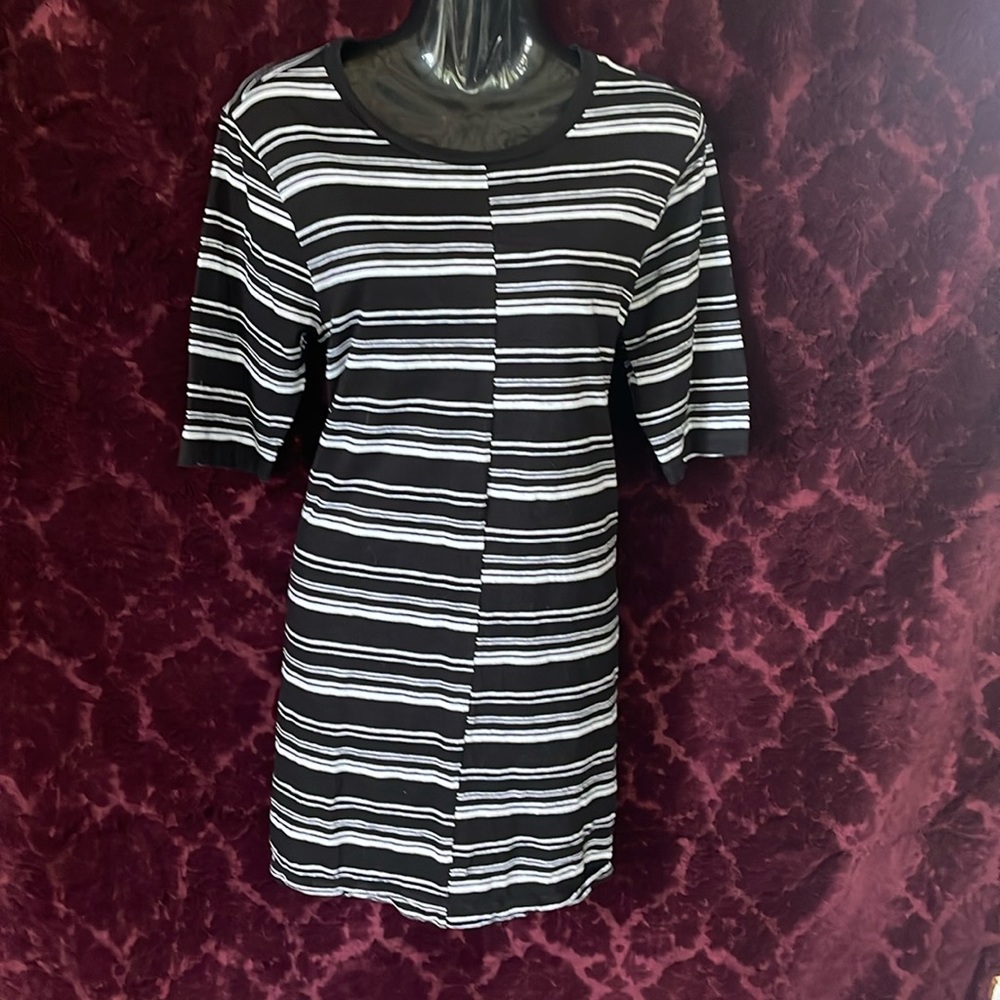 Vans black and white dress size XL